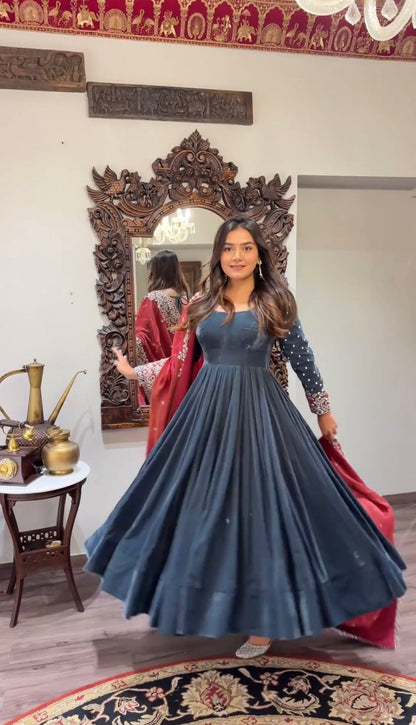 NEW DESIGNER GREY PARTY WEAR LOOK VELVET GOWN WITH DUPATTA