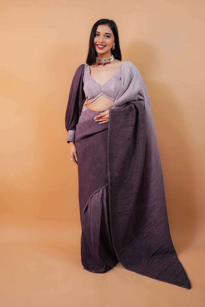 Most Beautiful 1 Min Sarees With Padding Shades and Pleated blouse