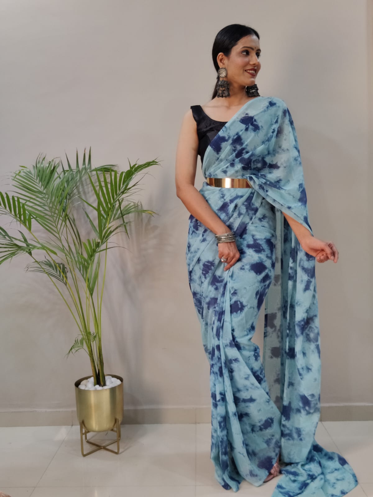 Beautiful 1 Min Sarees With Our Real Modeling Shoot Beautiful prisma dyed print