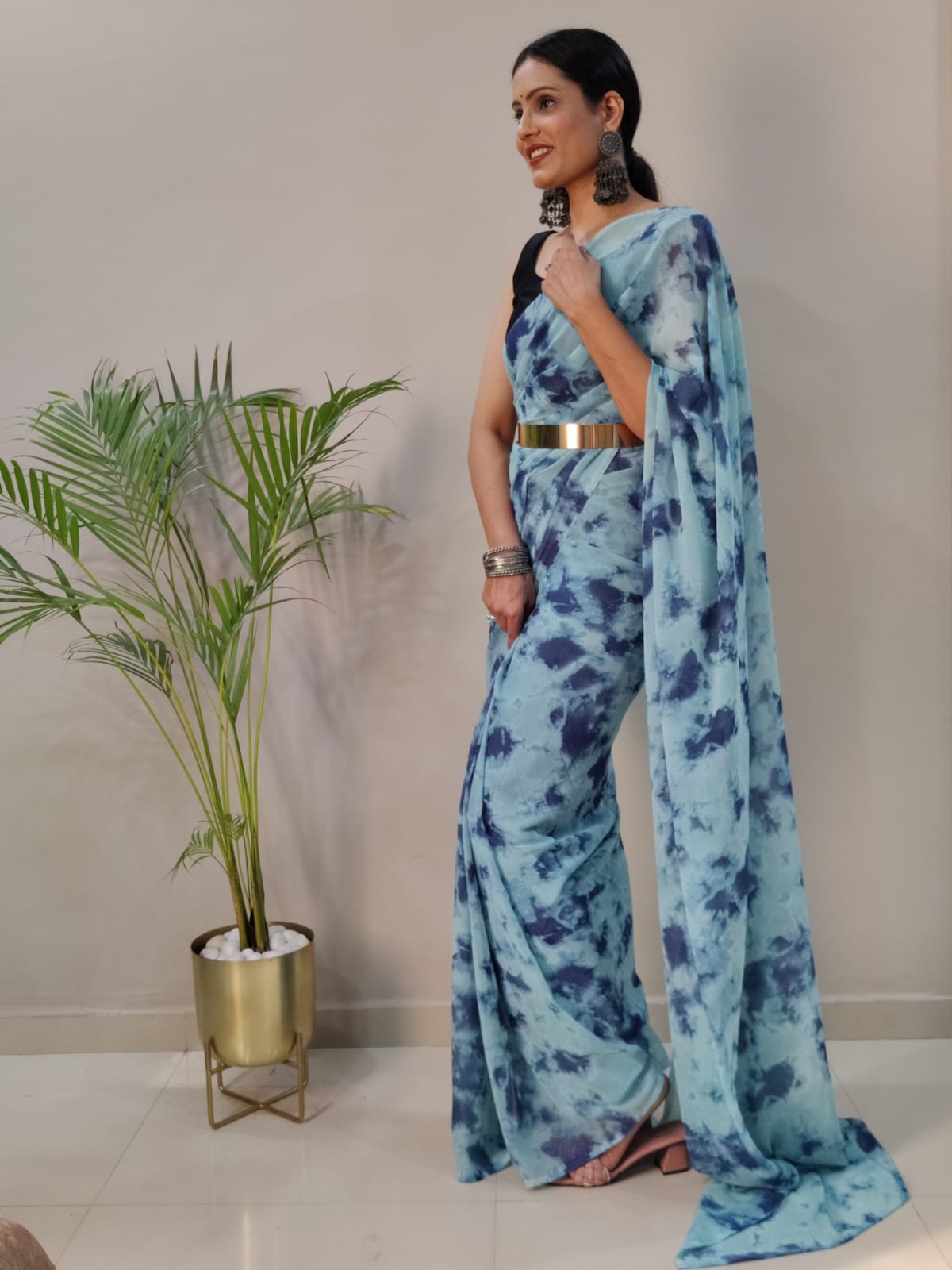 Beautiful 1 Min Sarees With Our Real Modeling Shoot Beautiful prisma dyed print