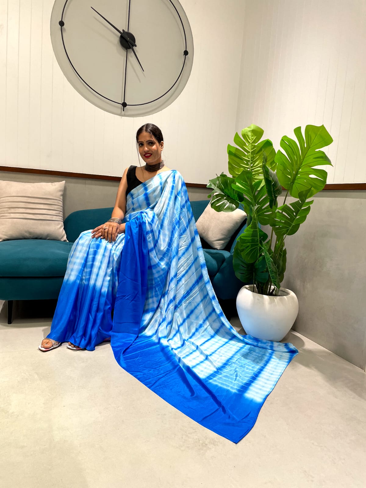 Beautiful 1 Min Sarees With Our Real Modeling Shoot Beautiful prisma dyed print