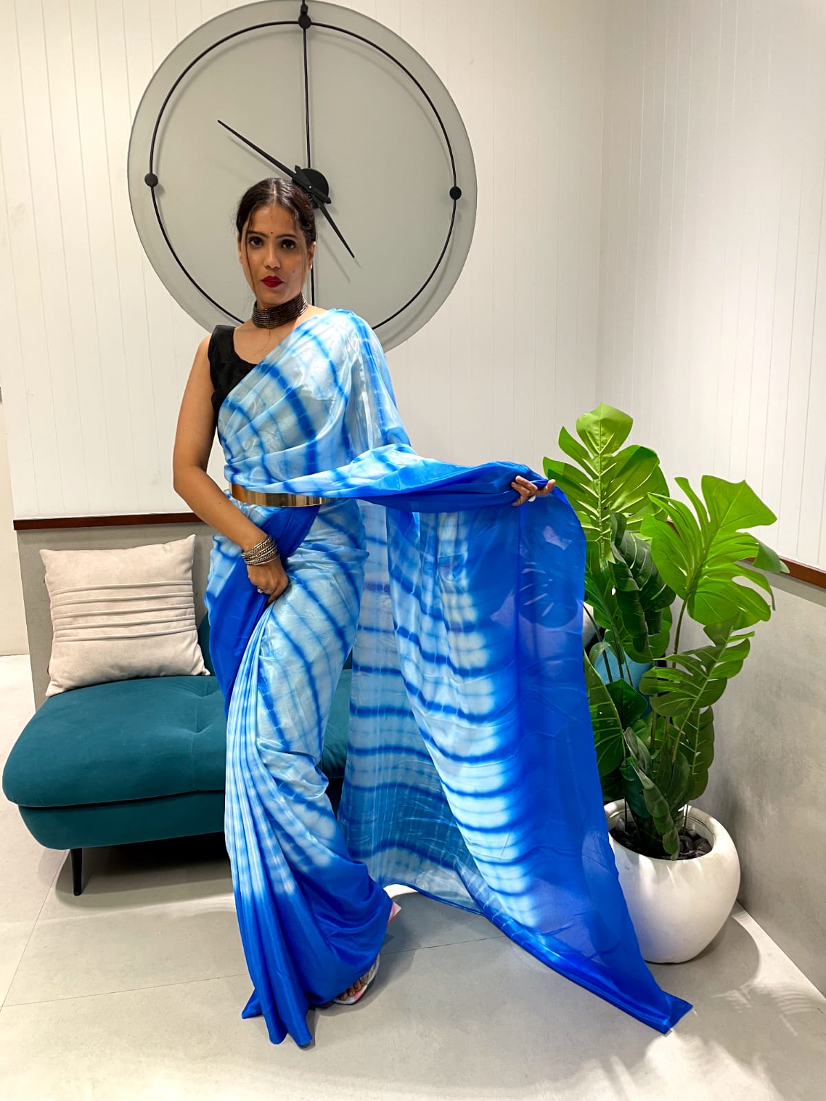 Beautiful 1 Min Sarees With Our Real Modeling Shoot Beautiful prisma dyed print