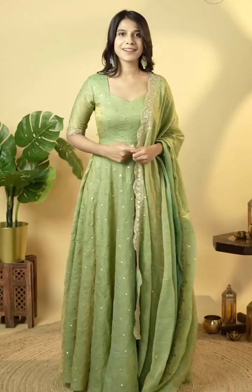 Đěsigner Party Wear Look Fancy Umbrella Gown,Dupatta & Bottom Set