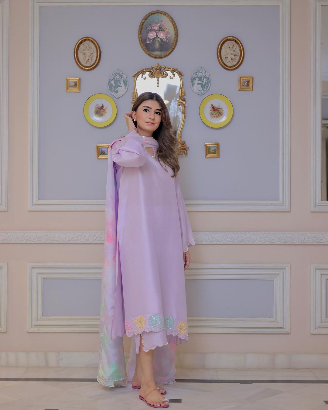 Lavender Crape Silk Embroidered Kurta Set With Dupatta